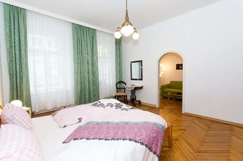 Marthas Veranda Apartment