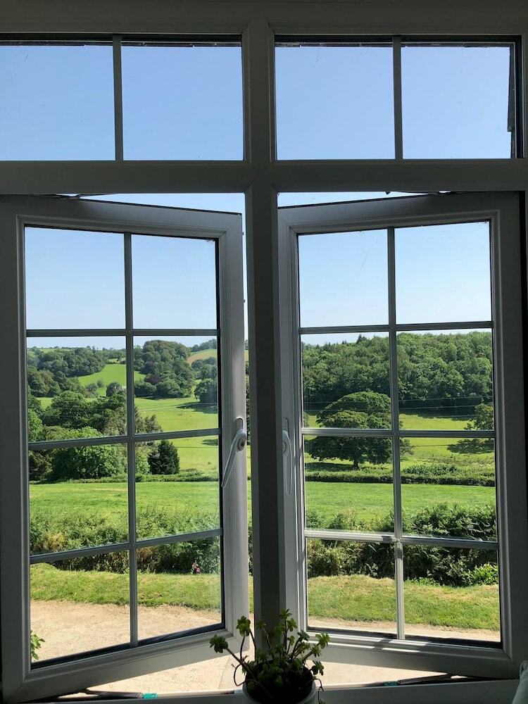 Bed & Breakfast Tregarland Farm