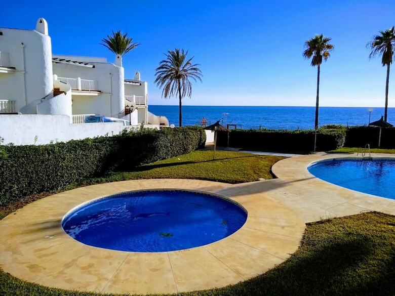 Apartamentos Oleholidays Marbiluna Junto Al Mar