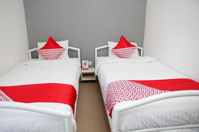 Oyo 1098 Rego Hotel