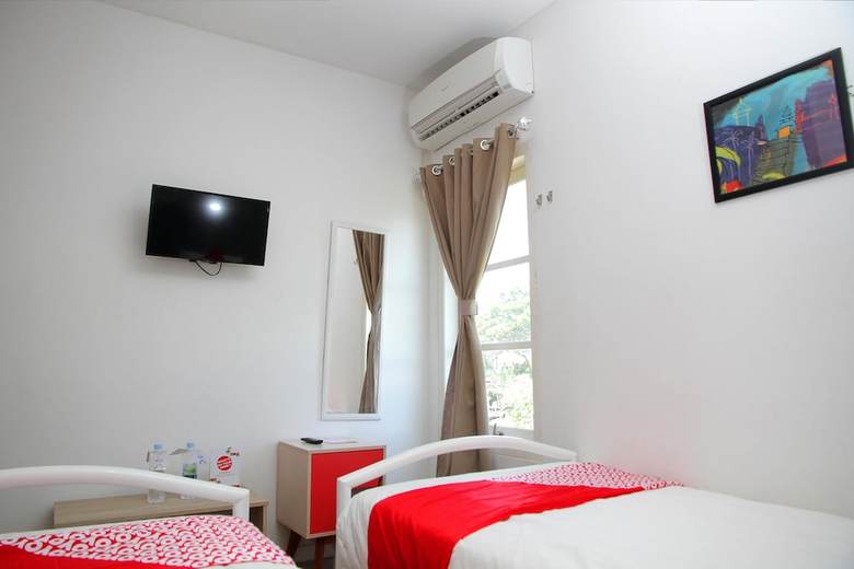 Oyo 1098 Rego Hotel
