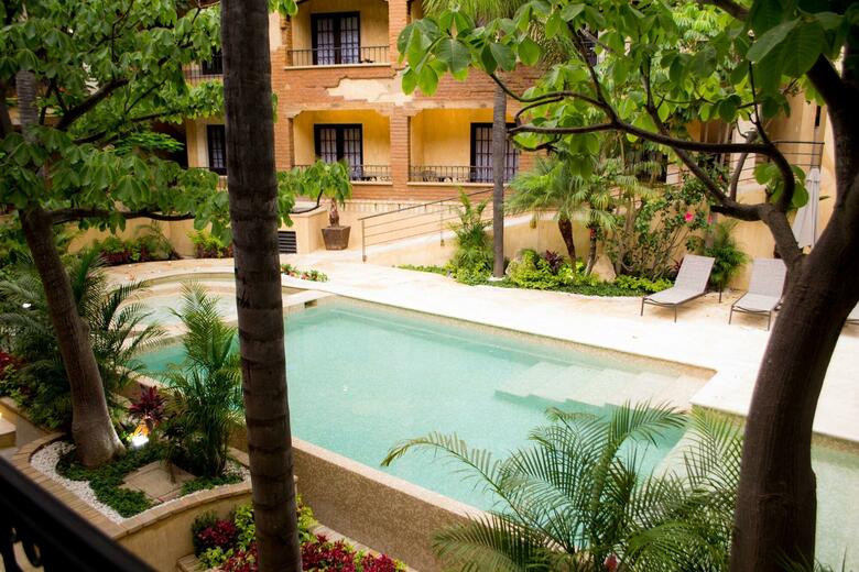 Hotel Casa de Adobe Gallery & Luxury Boutique