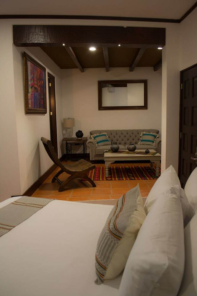 Hotel Casa de Adobe Gallery & Luxury Boutique