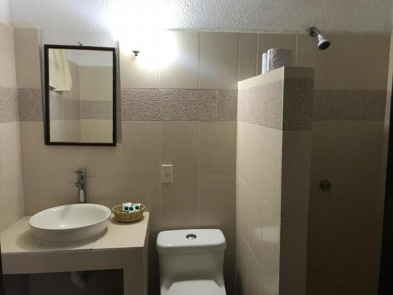 Hotel Yaxch�