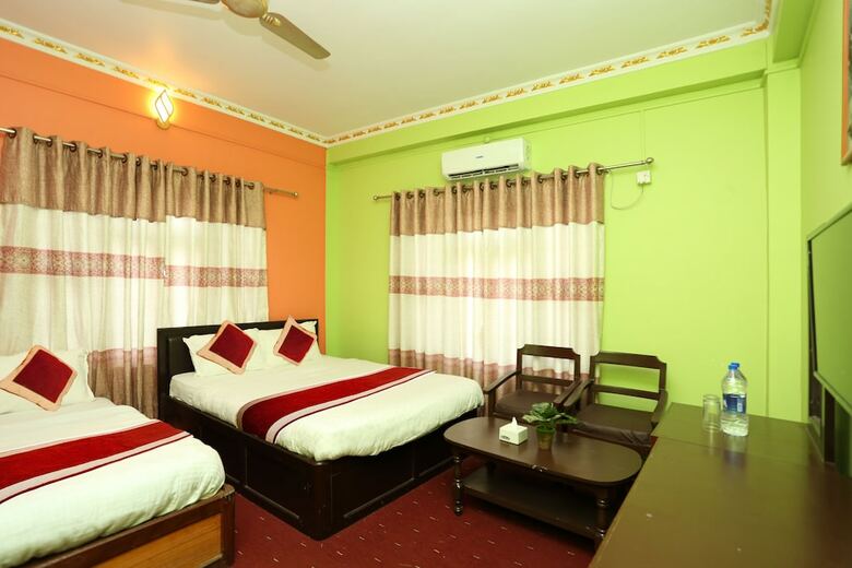 Spot On 496 Royal Crown Hotel