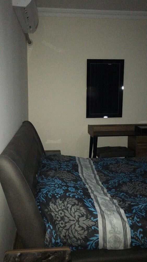 Zanos Apartments