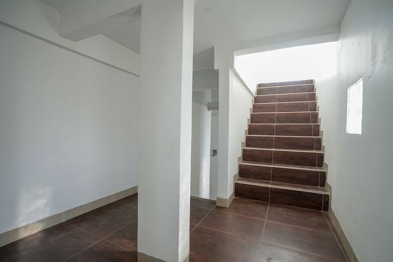 Hostal Oyo 945 Mega Kost 2