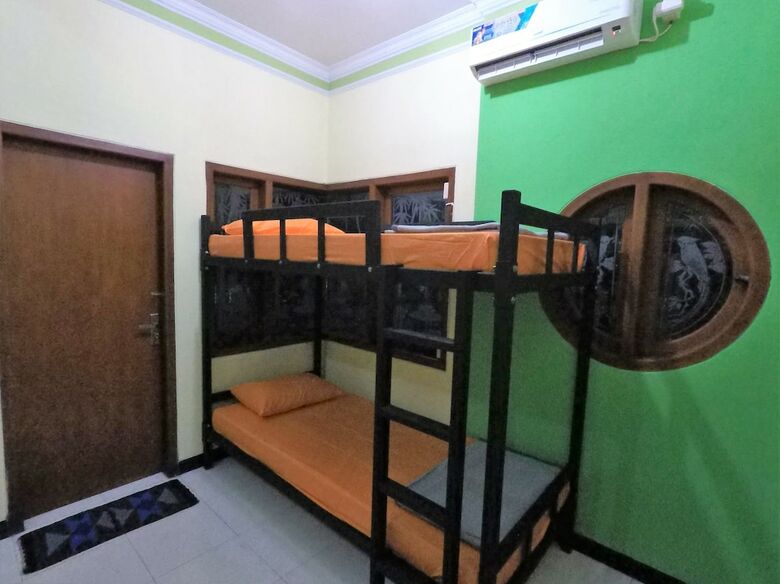 Hostal Dhika Adventure - Hostel