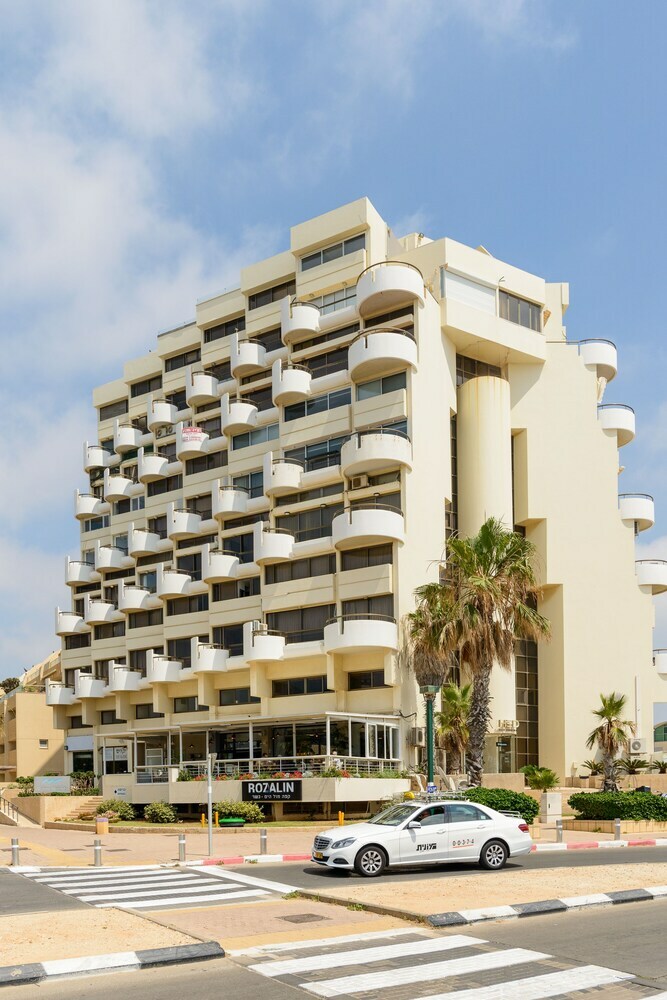 Apartamento 3br Apt. Steps From Sea W Parking