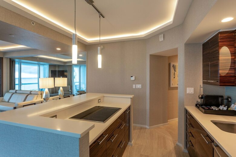 Apartamentos Oceanview Condo In Central Beach