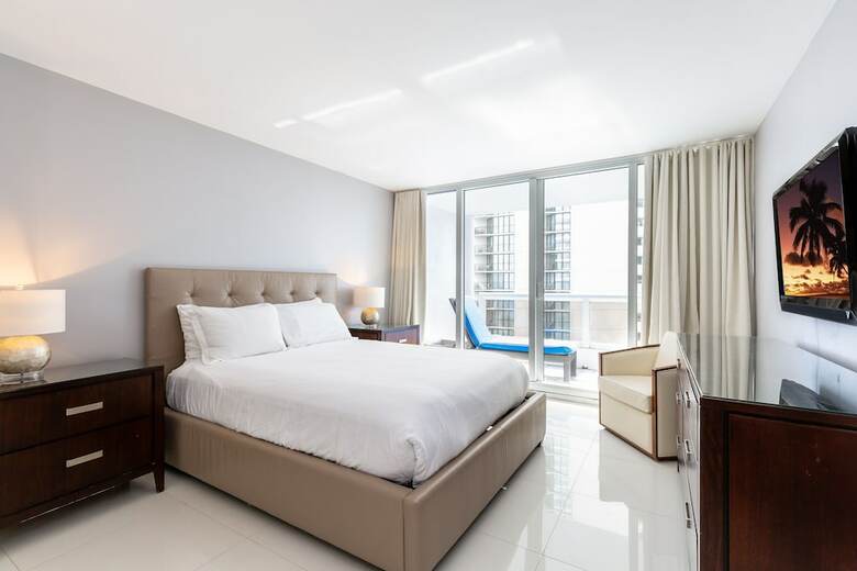 Apartamentos Sea-view Romantic Suite Minutes From The Beach
