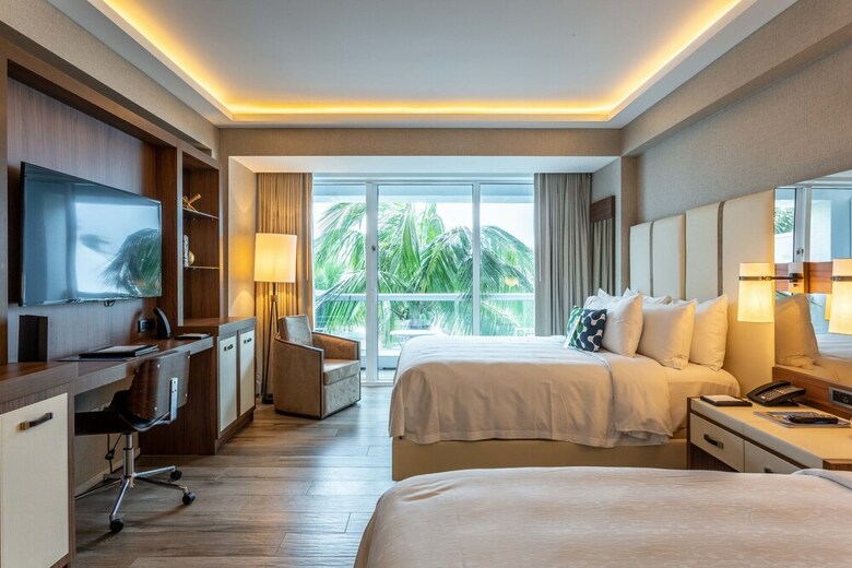 Apartamentos Beachfront Condo With Large Balcony