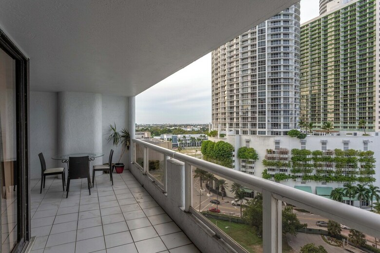 Apartamentos Ocean View With A Large Balcony
