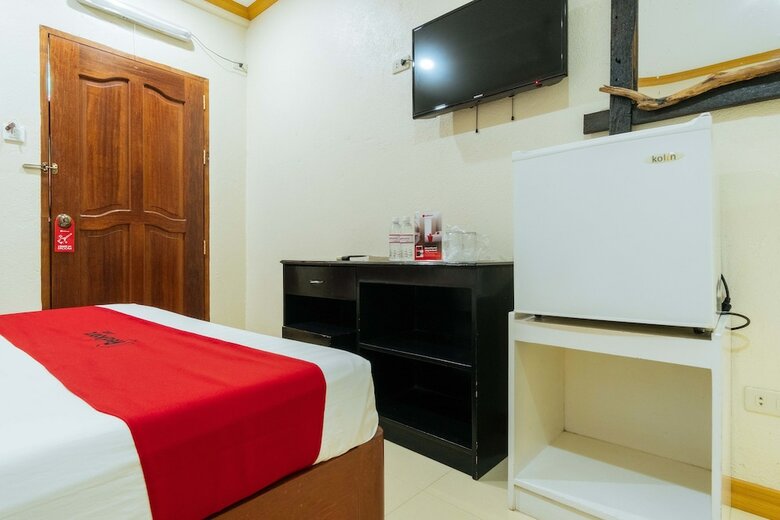 Hotel Reddoorz Premium Near Pristine Beach