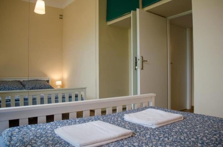 Hostal Bridge Old Town Hostel