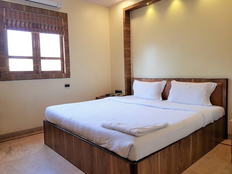 Hotel Hexa Benzy Palace