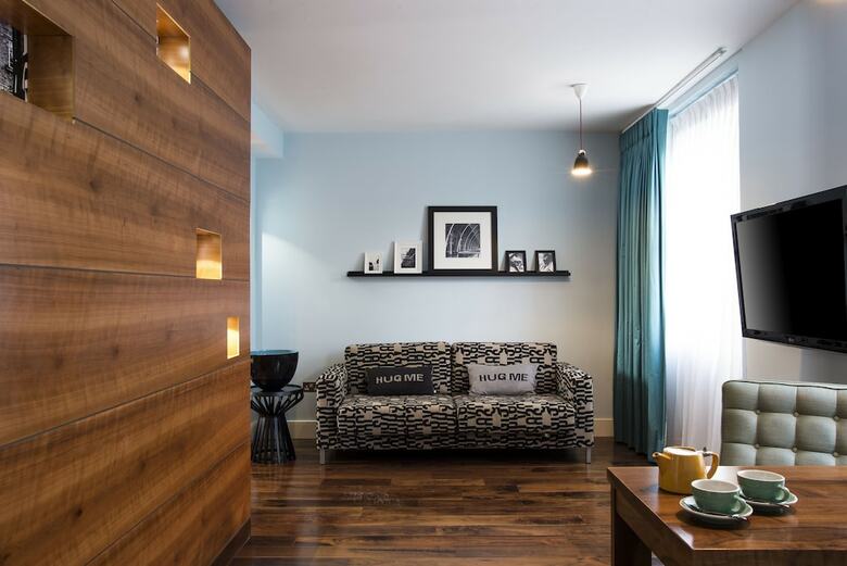 Megaro Apartments