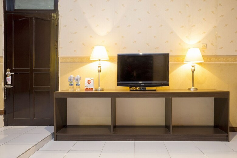 Hostal Oyo 891 Hotel Gading Kencana