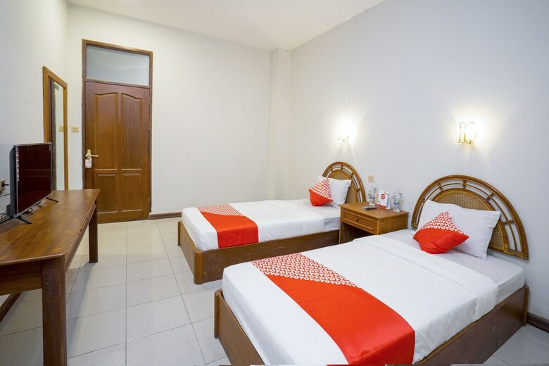Hostal Oyo 891 Hotel Gading Kencana