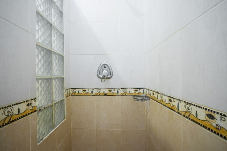Hostal Oyo 891 Hotel Gading Kencana