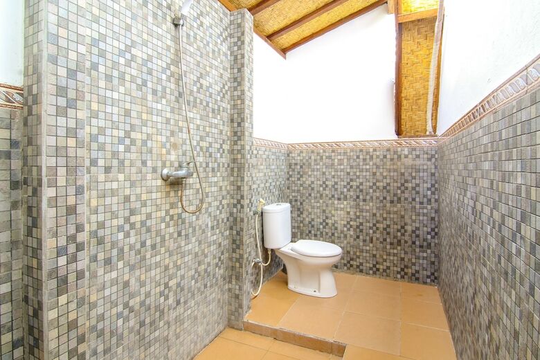 Hotel Oyo 1135 Dwi Inn