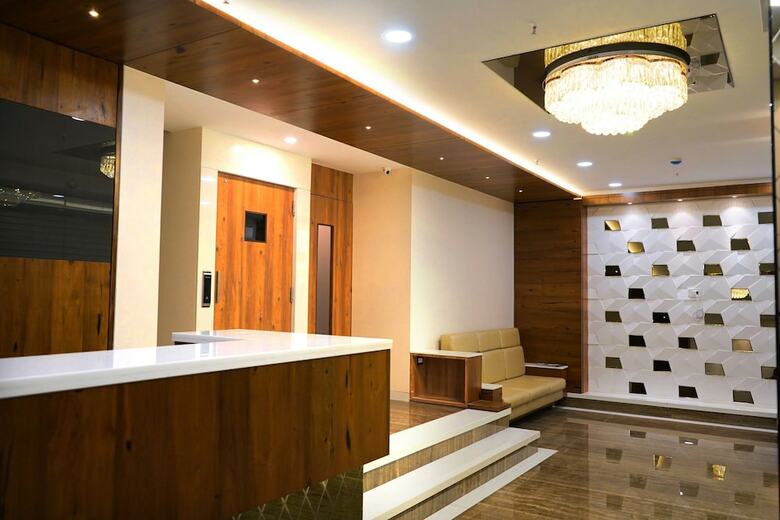 Hotel Royal Treat