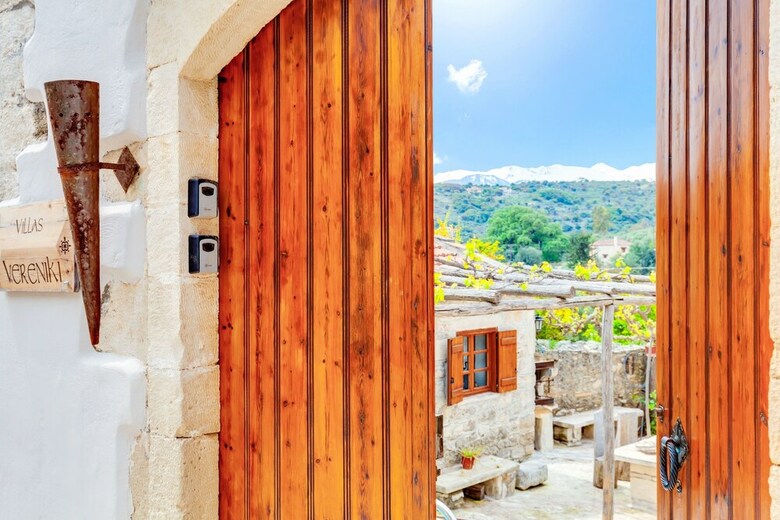 Villa Vereniki With Heated Pool