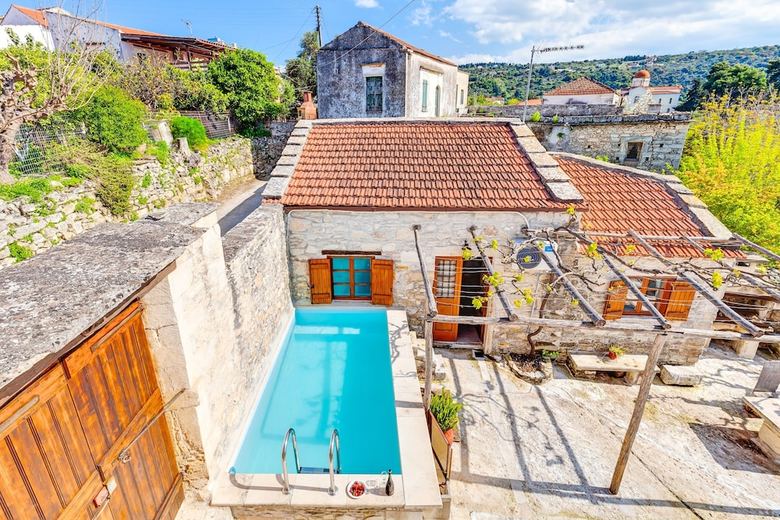 Villa Vereniki With Heated Pool