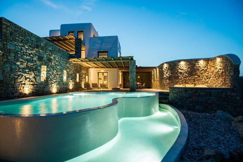 Villa Amallini Suites