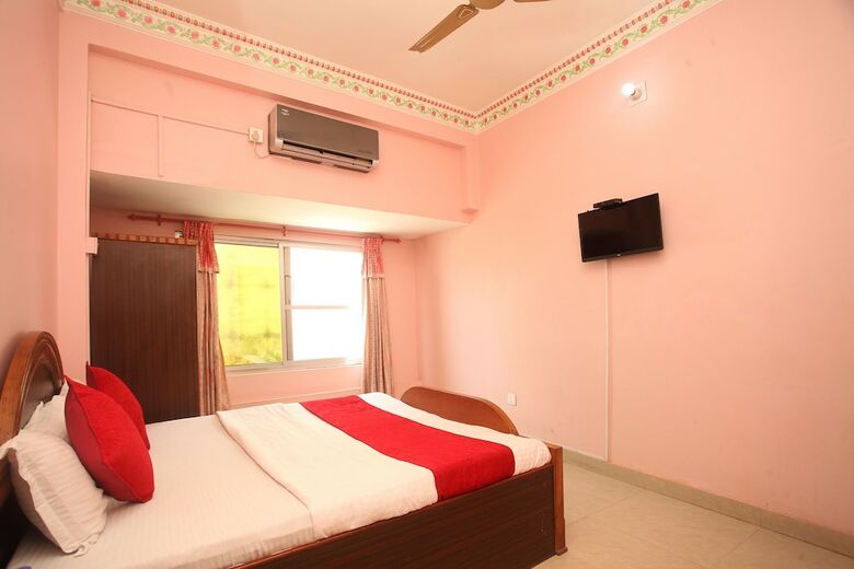 Oyo 366 Hotel Anmol