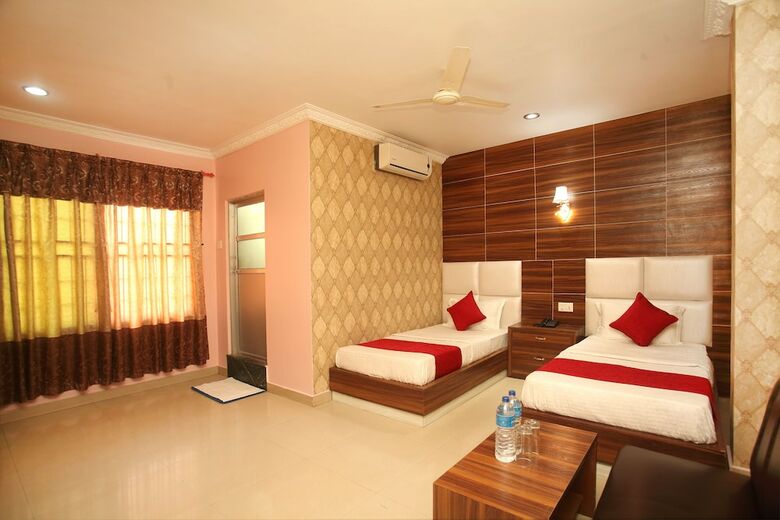 Oyo 366 Hotel Anmol