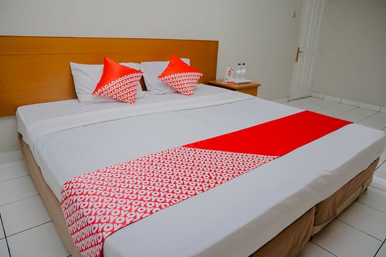 Hostal Oyo 1107 Rossan Villa