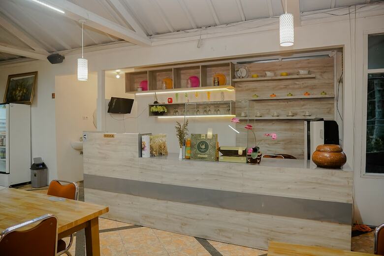 Hostal Oyo 1107 Rossan Villa