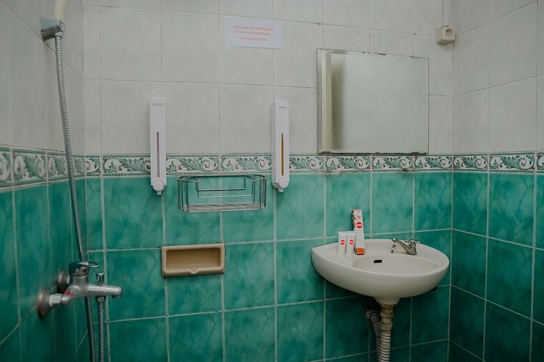 Hostal Oyo 1107 Rossan Villa