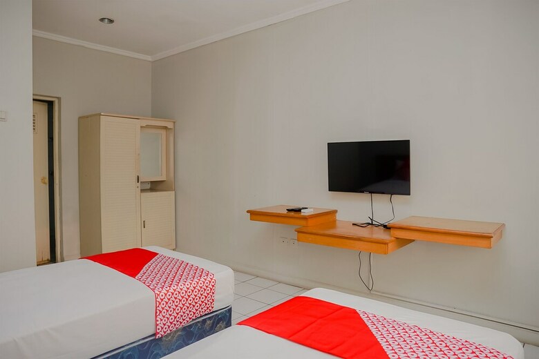 Hostal Oyo 1107 Rossan Villa