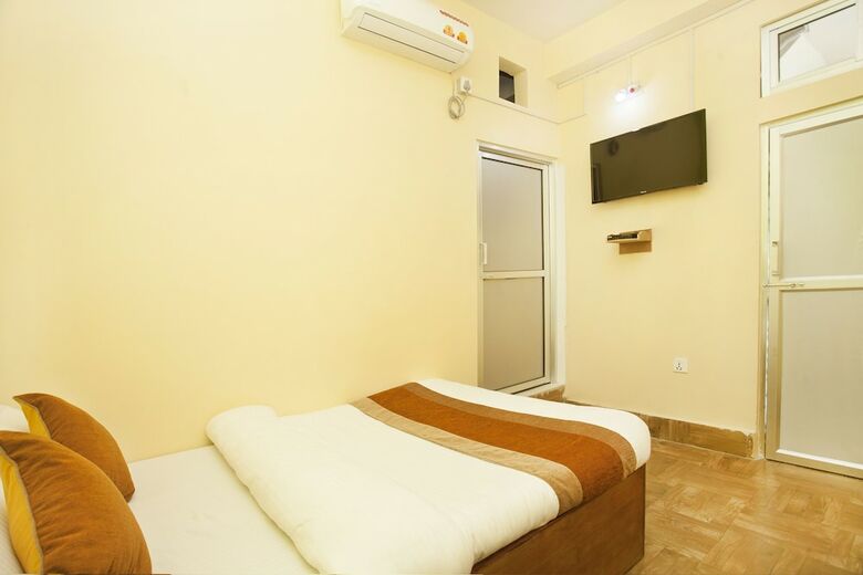 Oyo 473 Hotel Jungle Palace