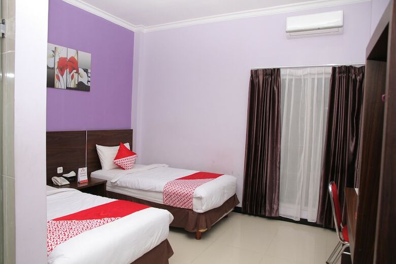 Oyo 1138 Purple Hotel