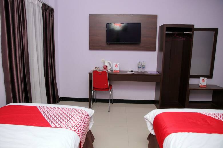 Oyo 1138 Purple Hotel