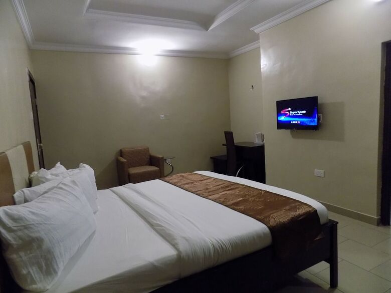 Aparthotel Posh Apartments  Hotel Opebi
