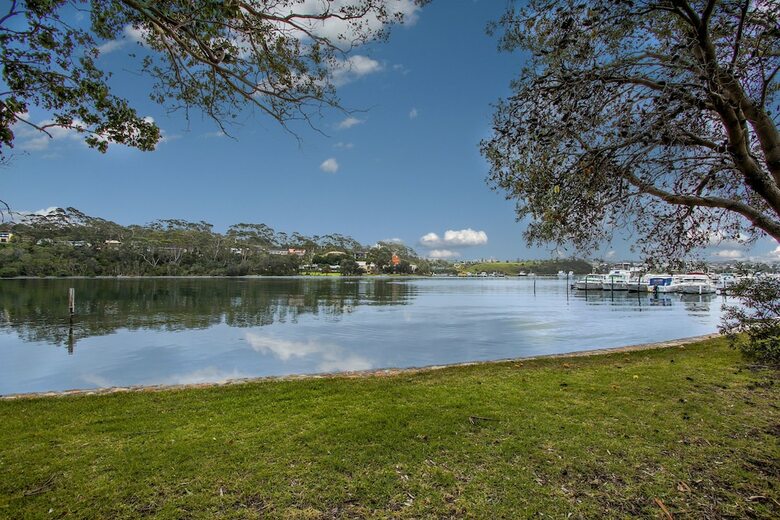 Hybiscus Waterfront Apartments