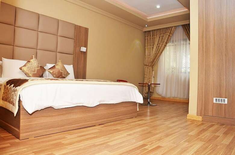 Hotel Blue Ribbon Suites