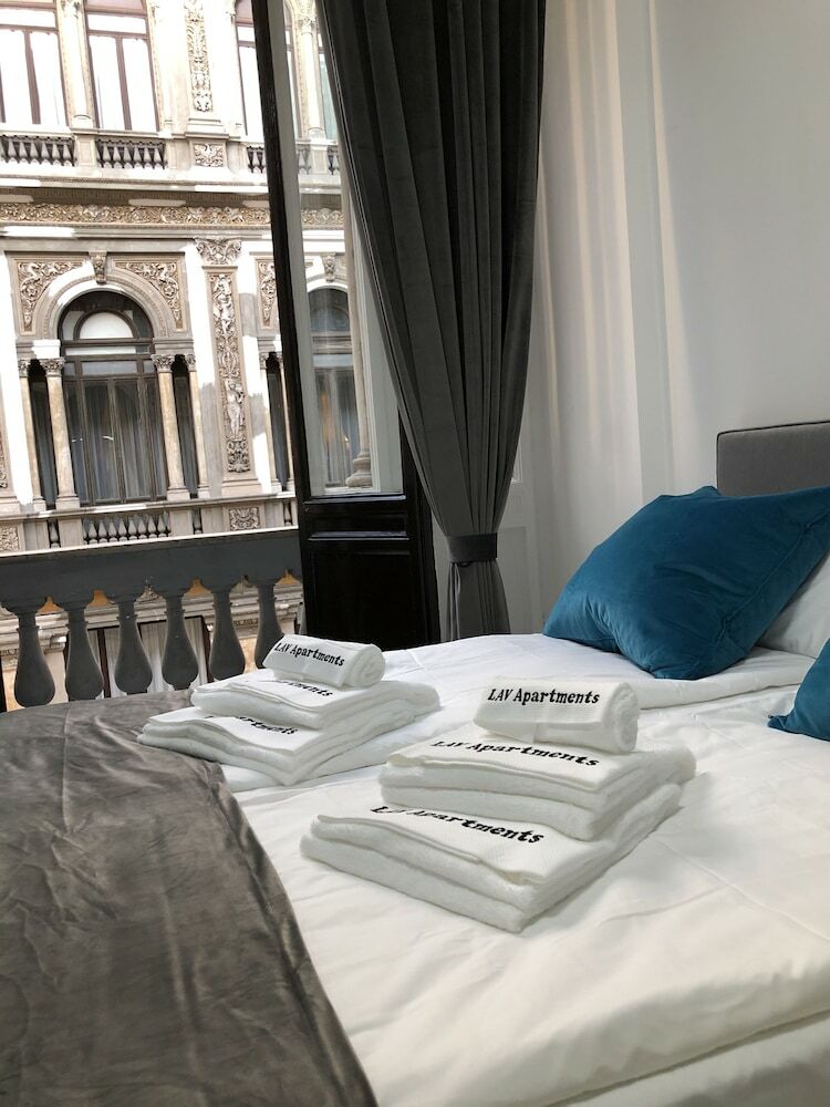Lav Apartments