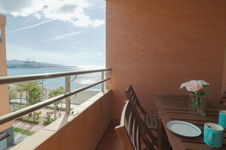 Seafront Malaga Central Apartment