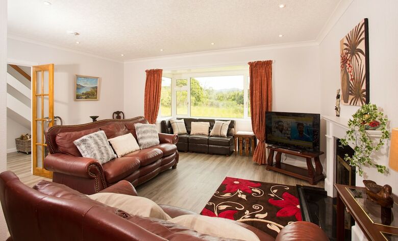Juniper Hill, Highland