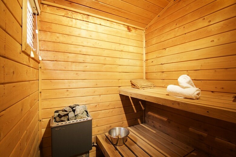 Cabana Wolf Lodge