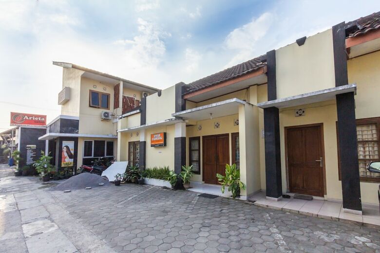 Hostal Oyo 1150 Omah Ladrang