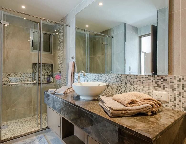 Luxury 2 Bedroom Apartment Beautiful View