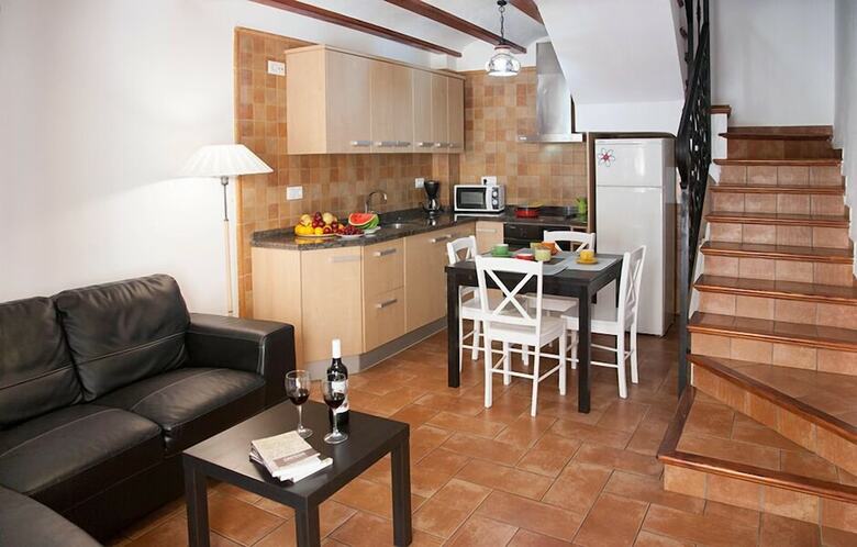 Apartamentos Rustic Med Casa Castell