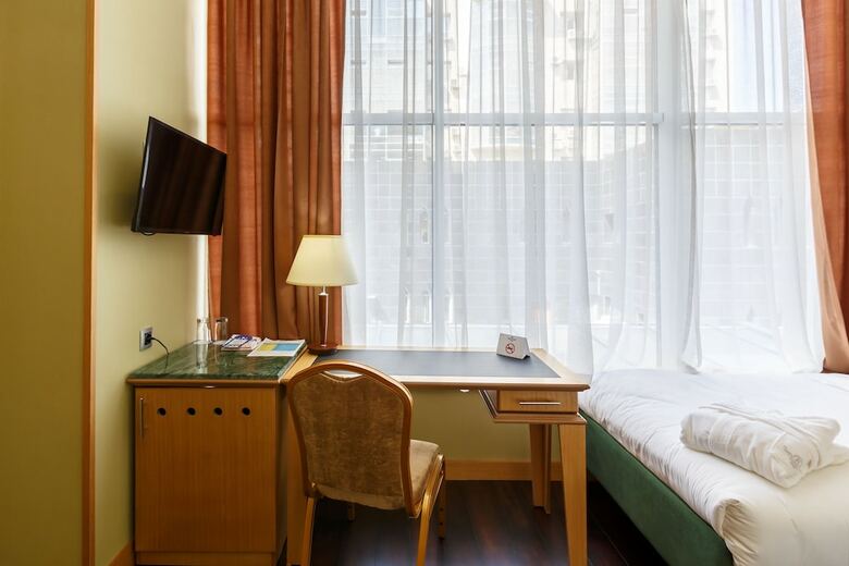 Hotel Shera Park