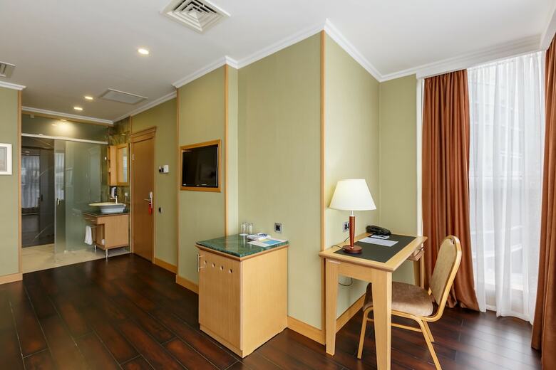 Hotel Shera Park
